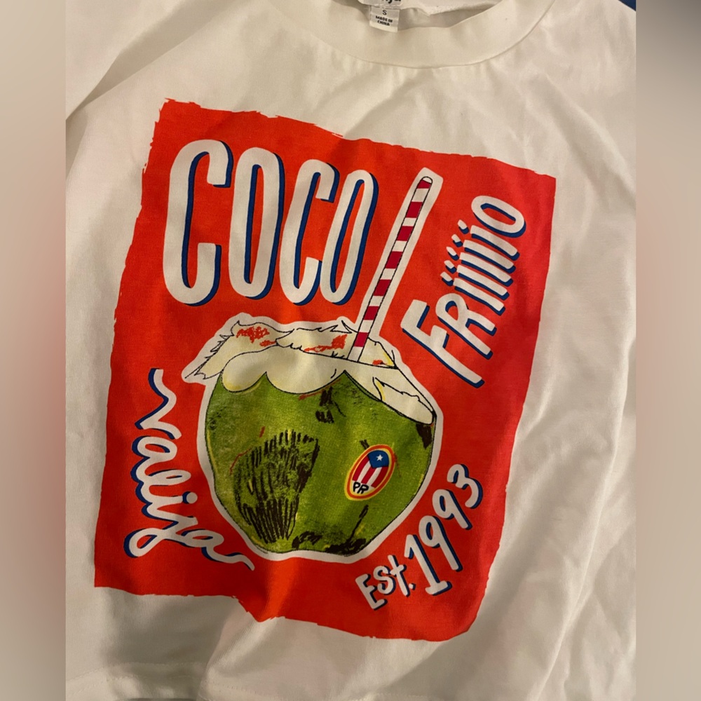 Coco Frio Graphic Tee - Crop top